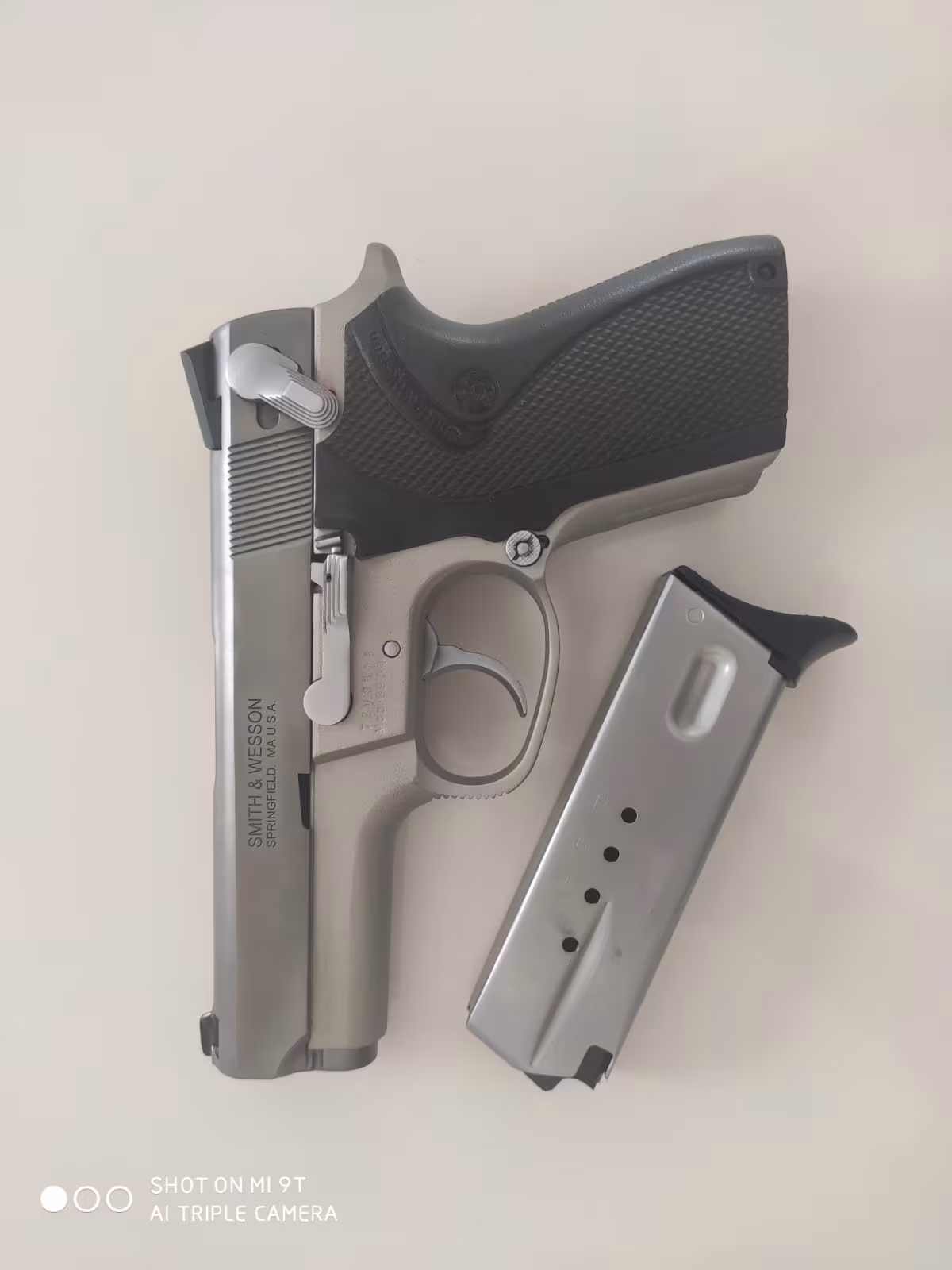 Smith &Wesson 6904