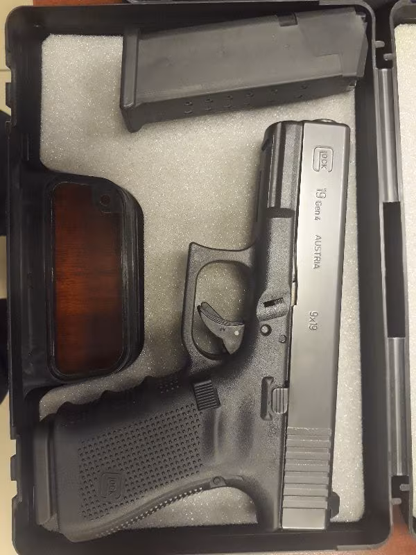 HAFIF VE KULLANISLI TEK SILAH GLOCKK