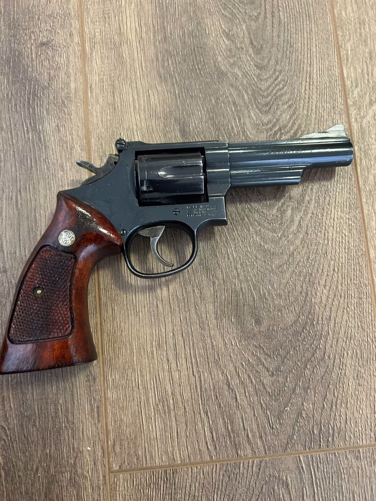 ASKERİ PERSONELDEN ORJİNAL 1988 YAPIMI SMİTH WESSON MAGNUM TOPLU 6 İNÇ TABANCA