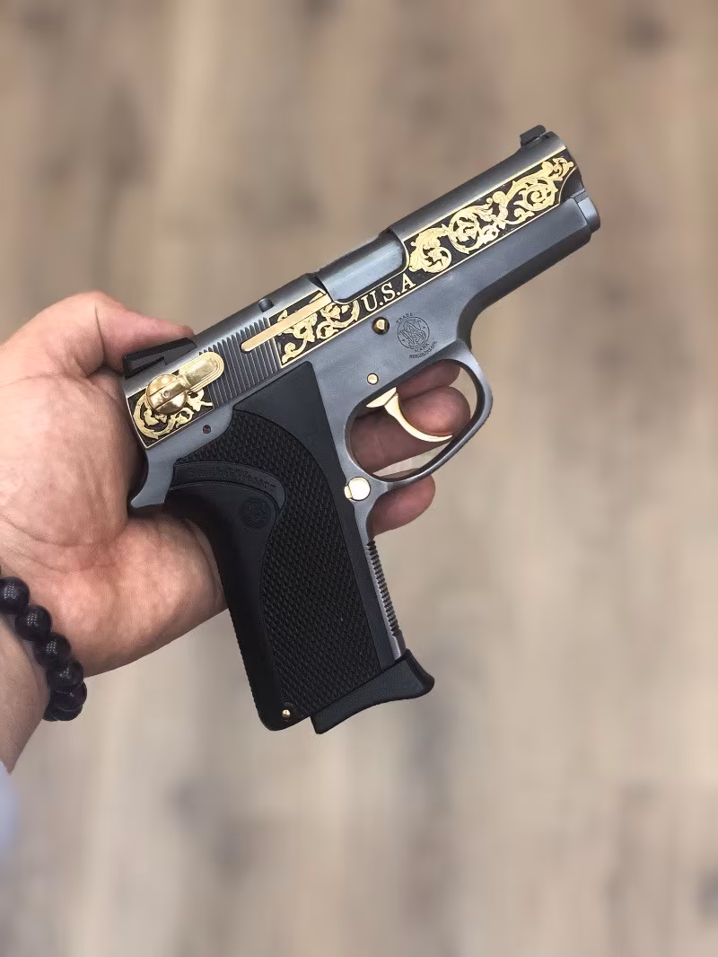 Smith Wesson special edition 8+1  680 gram