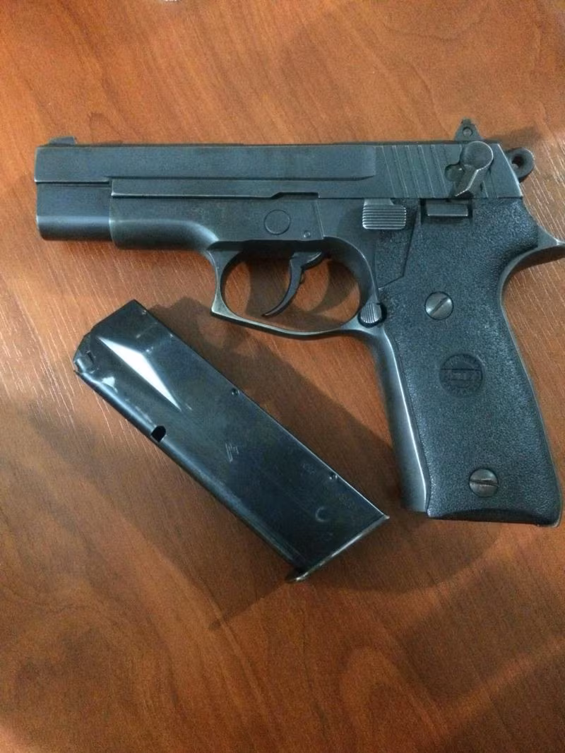 ASTRA A900 XS TEMİZ KULLANILMIŞ 17+1 9MM PAZARLIK PAYI VARDIR. RUHSATLI VERİLECEKTİR.