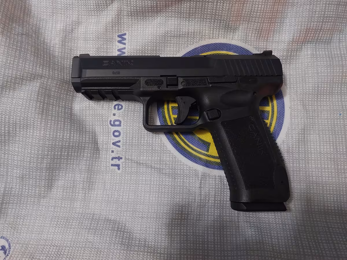 Bulundurma ruhsatlı, sadece 30 atış yapılmış, sıfır ayarında Canik TP9 SF
