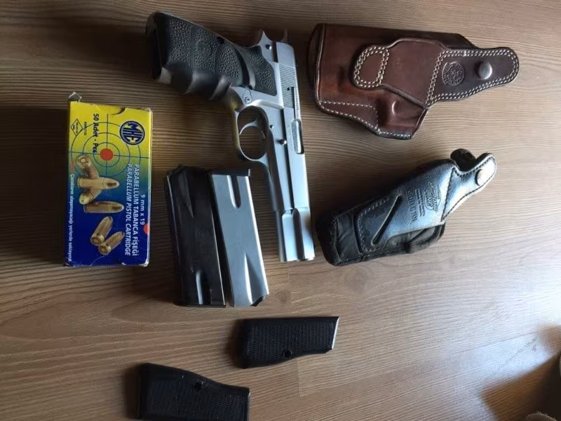 Silahımı satiyorum