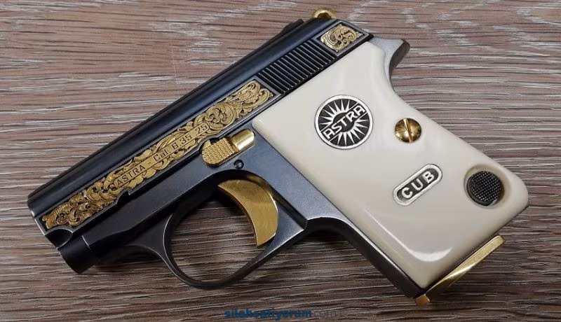 Astra Cub 6,35mm Titanium, 22 Ayar Altın Gravür