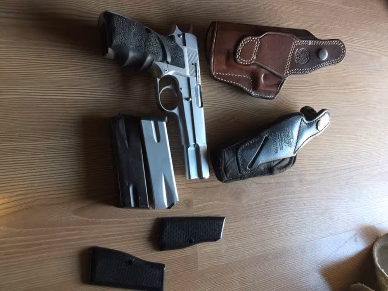 Silahımı satiyorum