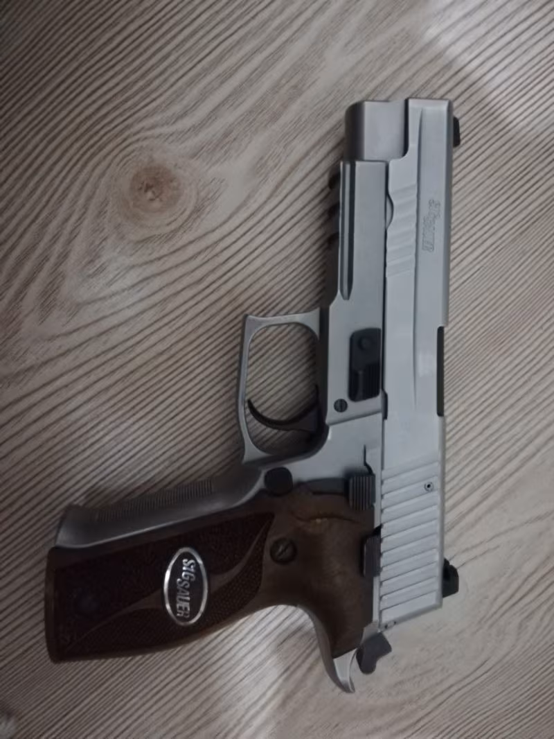 Sig sauer p226 elit stn.  Çok temiz bakılmış ve çok az kullanılmıştır