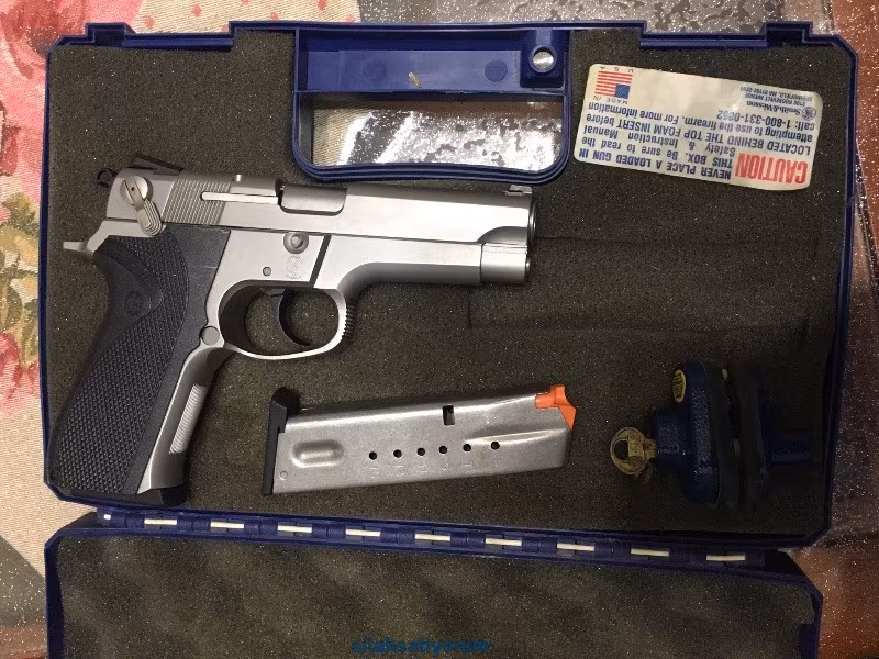 Hiç kullanılmamış 5906 Smith Wesson (15+1)