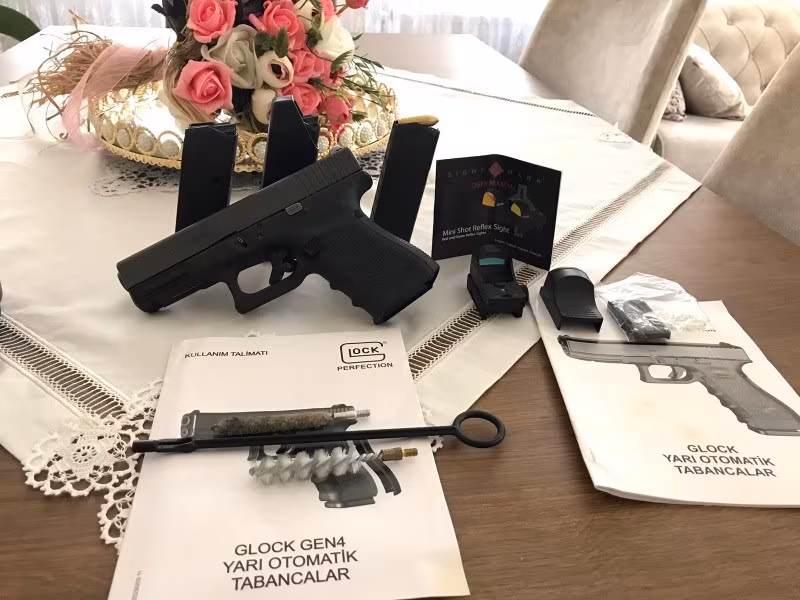 Sıfır glocok 19  sadece  deneme atışi yapıldı