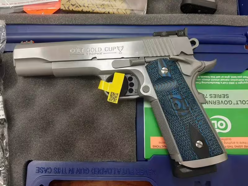 Kamu görevlisinden hiç kullanılmamış poşeti dahi açılmamış colt tropy 9*19