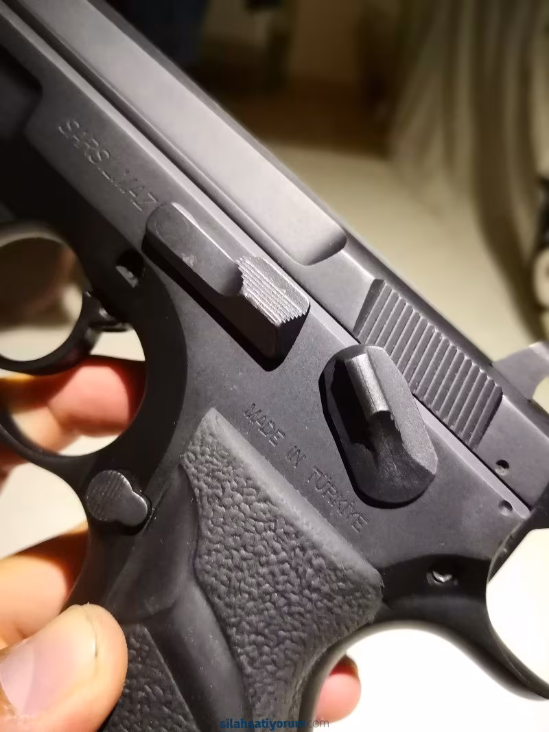 Hiç kullanılmamış Sarsılmaz Kılınç 2000 Light Parrebellum