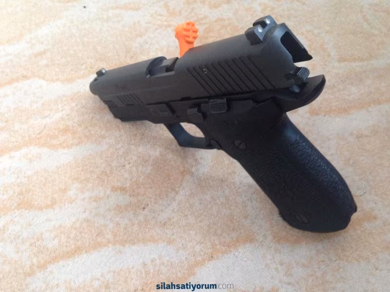 Sıfır kutusunda hiç kullanılmamış P226 Enhanced Elitte