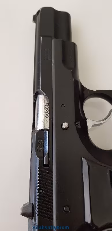 KAMU GOREVLİSİNDEN ORJİNAL CZ75 B