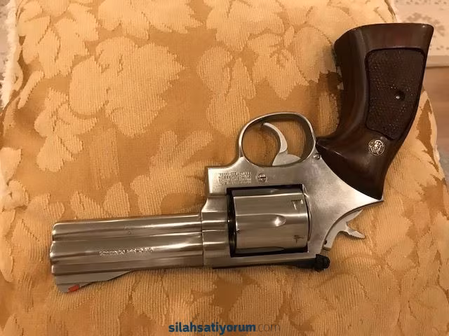TEMİZ SMİTH WESSON 357 MAGNUM