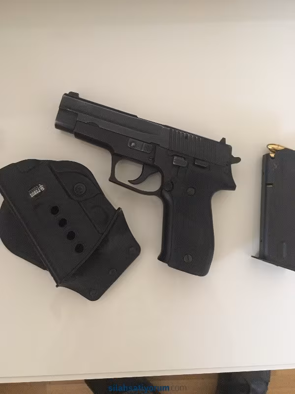 Kamu görevlisinden sig sauer P226 beraberinde fobus kılıf