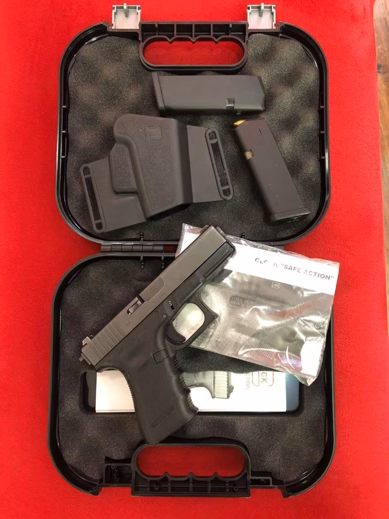 RUHSAT SAHİBİNDEN GLOCK 19 GEN 4 FULL AKSESUARLI