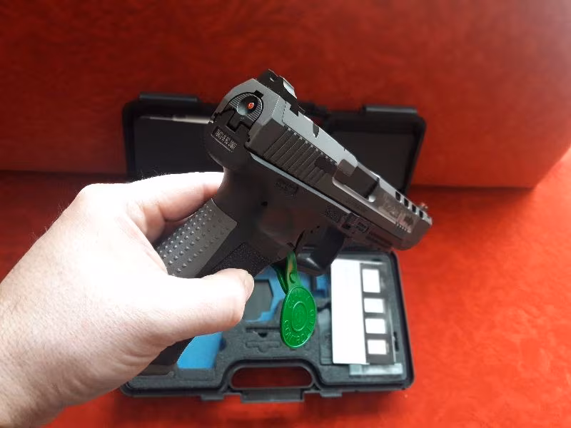 Polisten sıfır kutuda