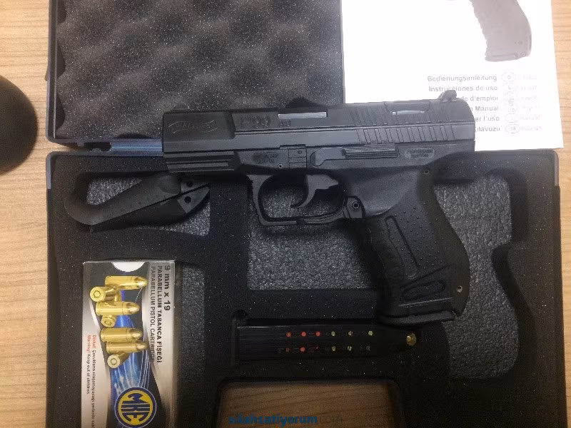 Kutusunda yedek şarjörü mevcut kaçırılmayacak bir tabanca..