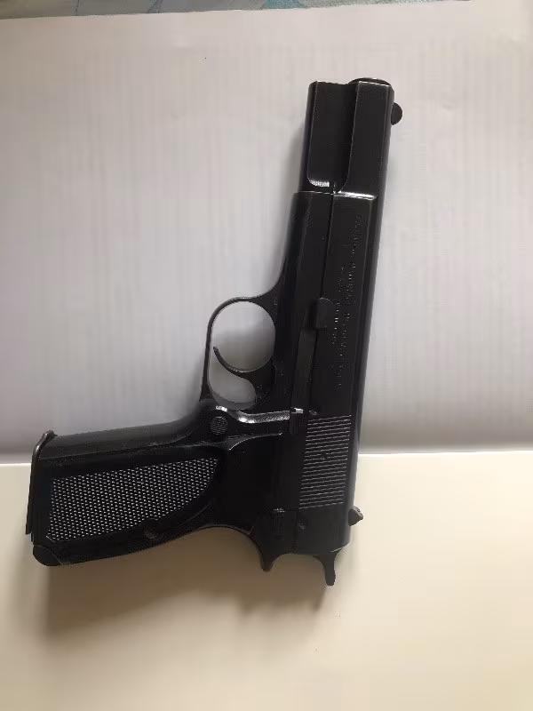 Emekli Polisten Browning(Belçika-9mm)