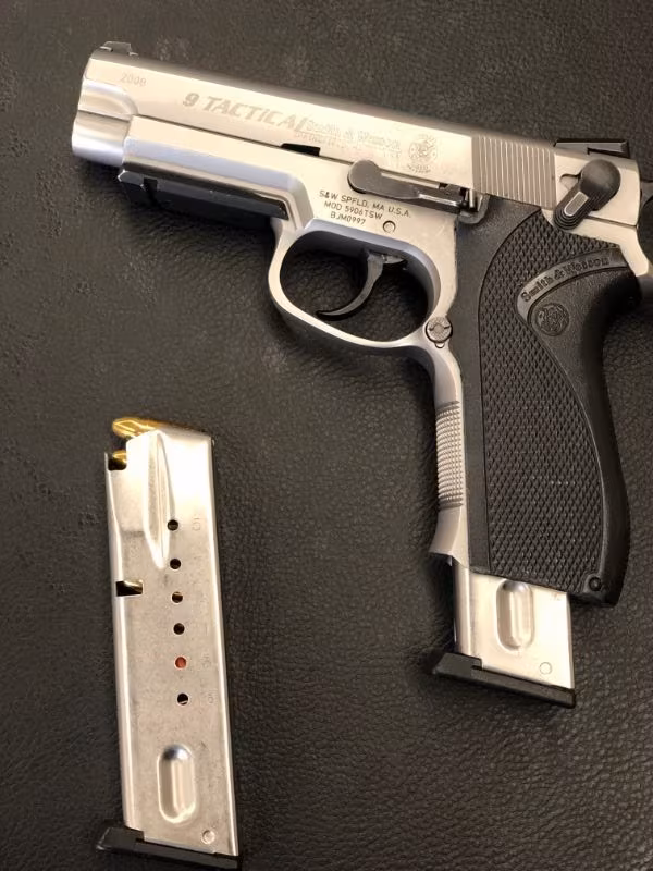 Smith wesson 5906 sıfır ayarında lazer dahil