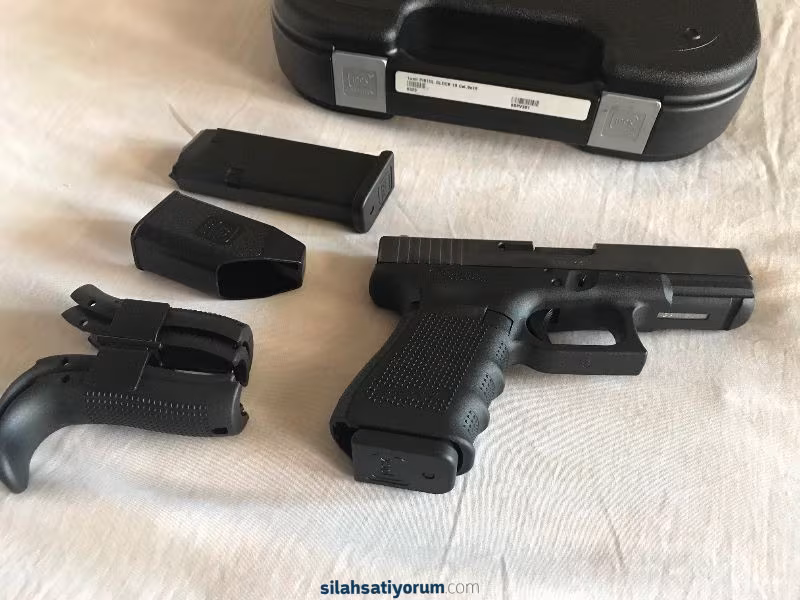 Kamu Görevlisinden Ruhsatlı Silah