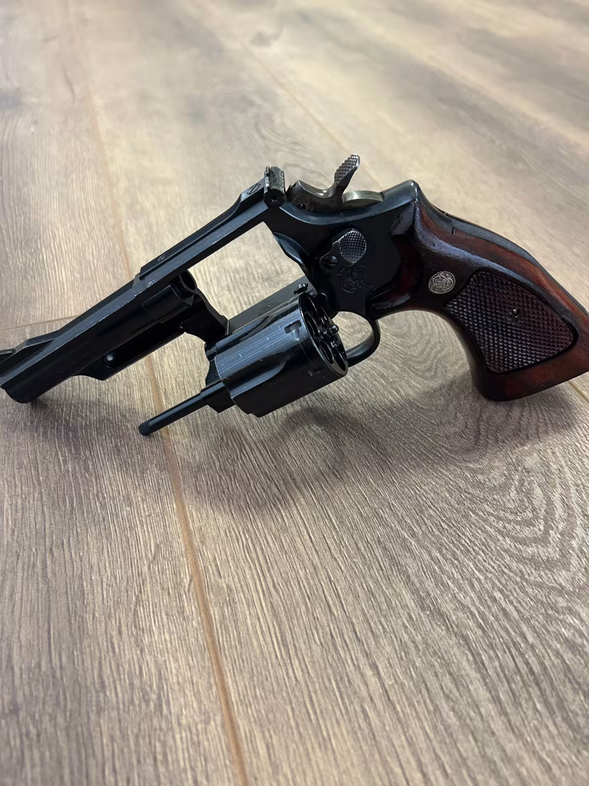 ASKERİ PERSONELDEN ORJİNAL 1988 YAPIMI SMİTH WESSON MAGNUM TOPLU 6 İNÇ TABANCA