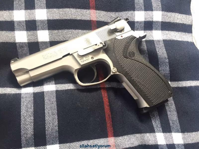 Avukattan tertemiz smith wesson 5906