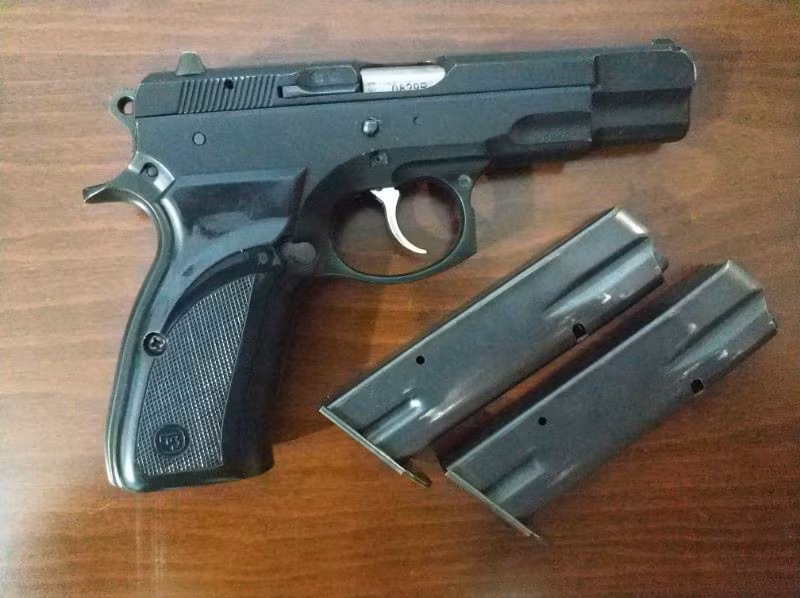 2. EL CZ 75B İHTİYAÇTAN SATILIK ÇOK TEMİZ BULUNDURMA RUHSATLI