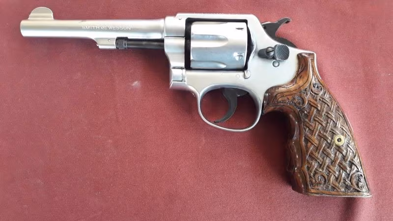 Antika Simith Wesson