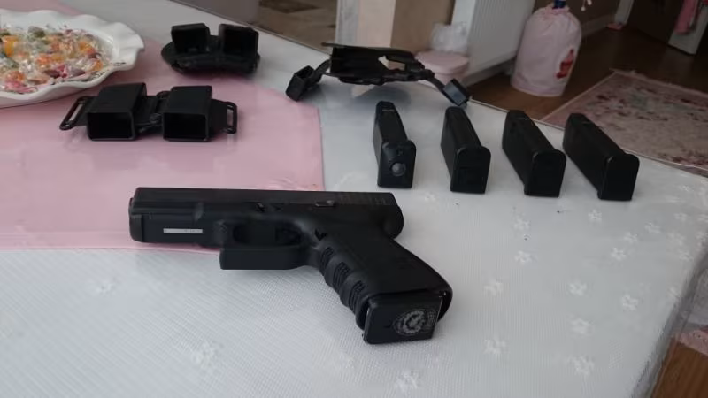 ÖZEL OPERASYONEL DONANIMLI GLOCK 19 ANAHTARLI