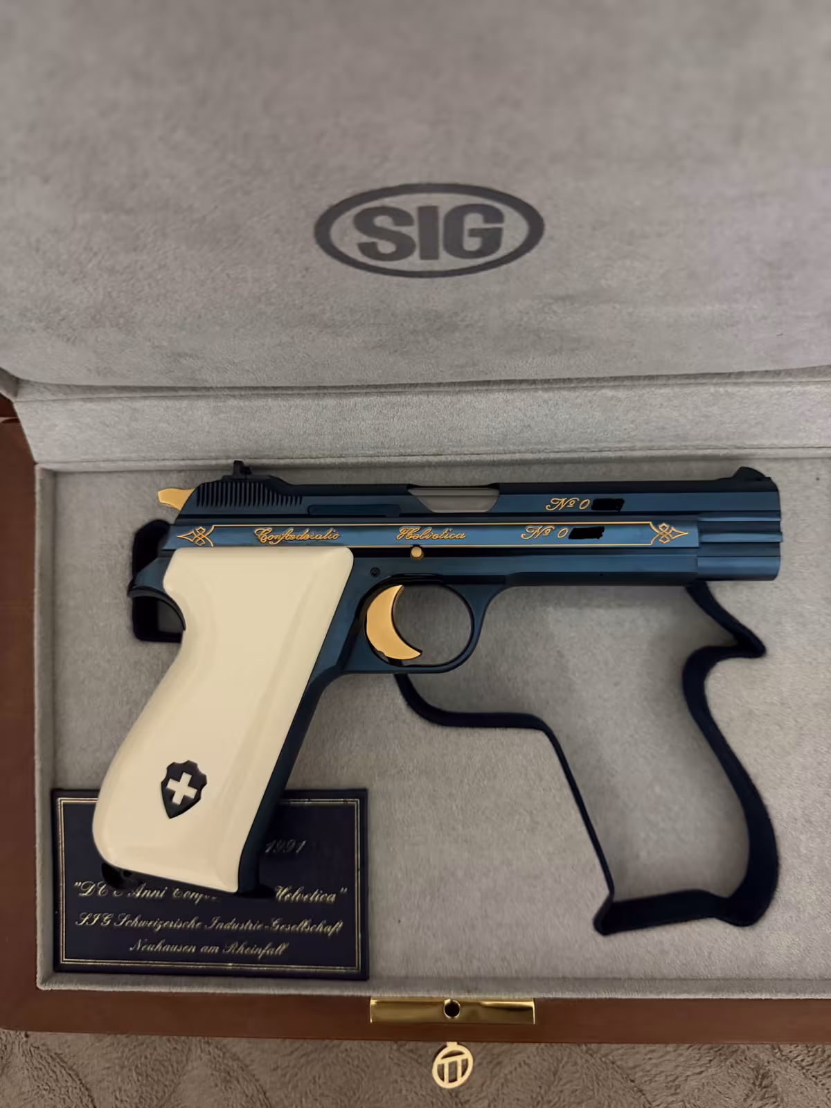 Sıg sauer blue helvetica