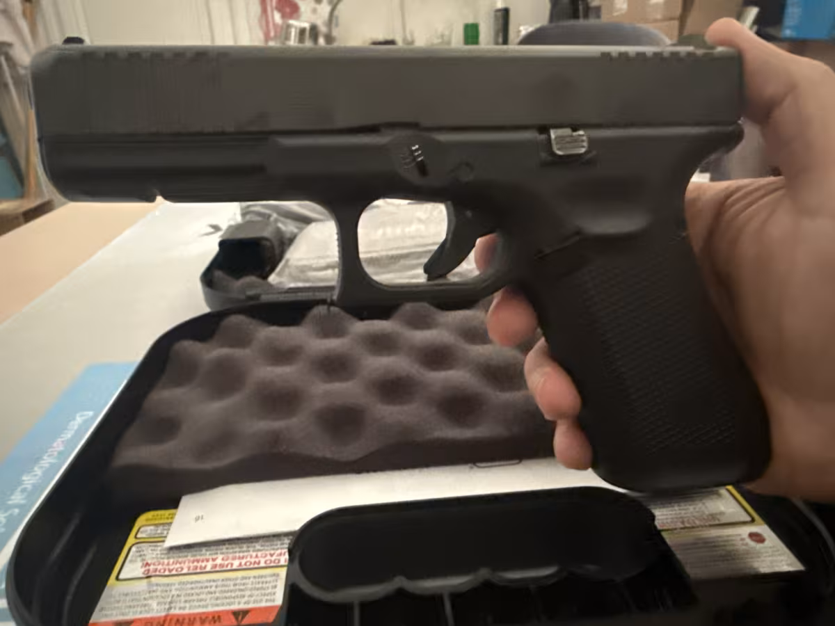 Eczacıdan sıfır kutusunda Glock 17 Gen5