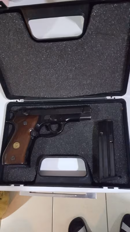 Memurdan iyi bir silah