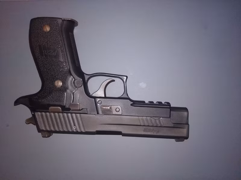 Az kullanılmış Sig Sauer P226 Elit