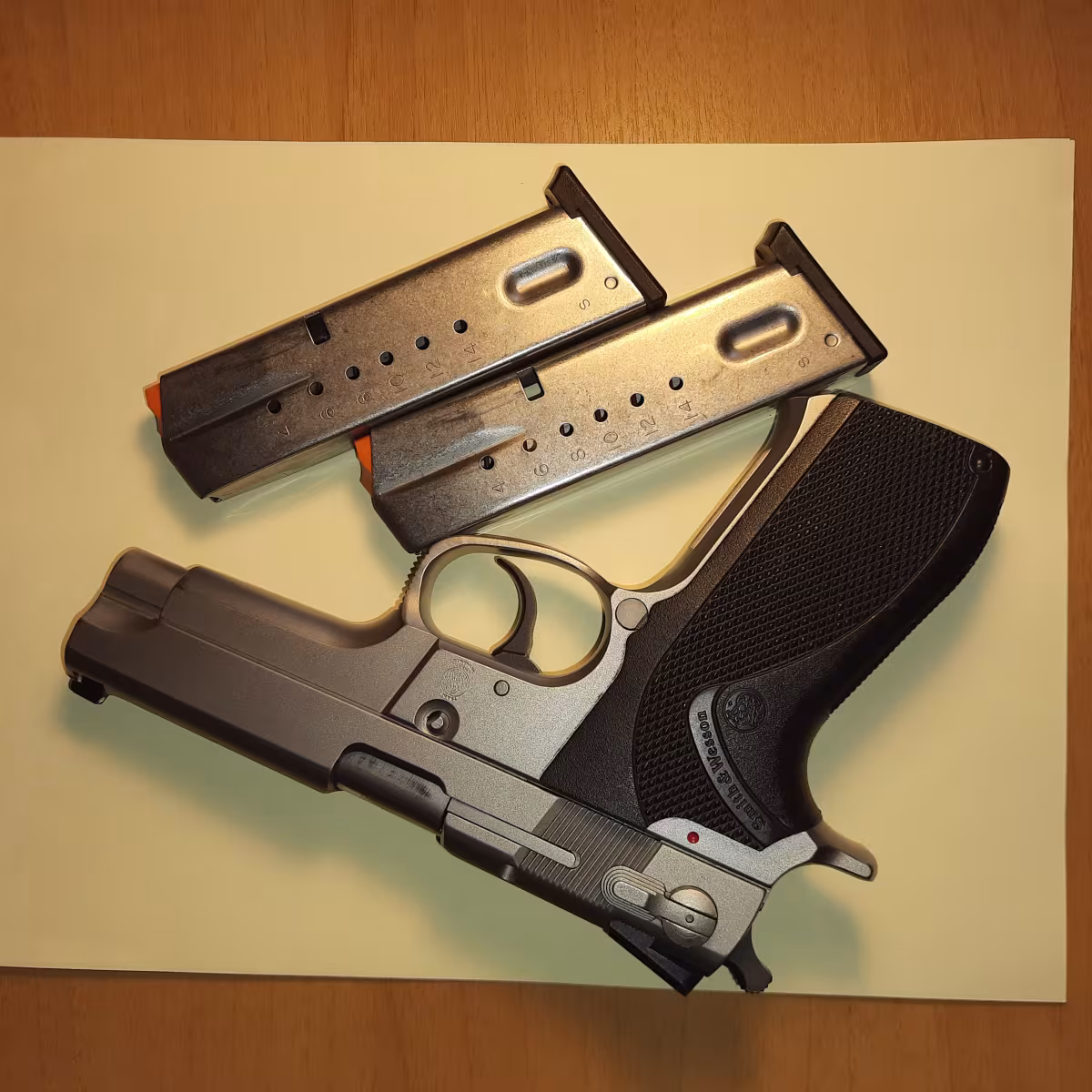 Smith Wesson-5906 Orijinal,9 mm,15+1 mermi,2 şarjör,İlk Sahibi