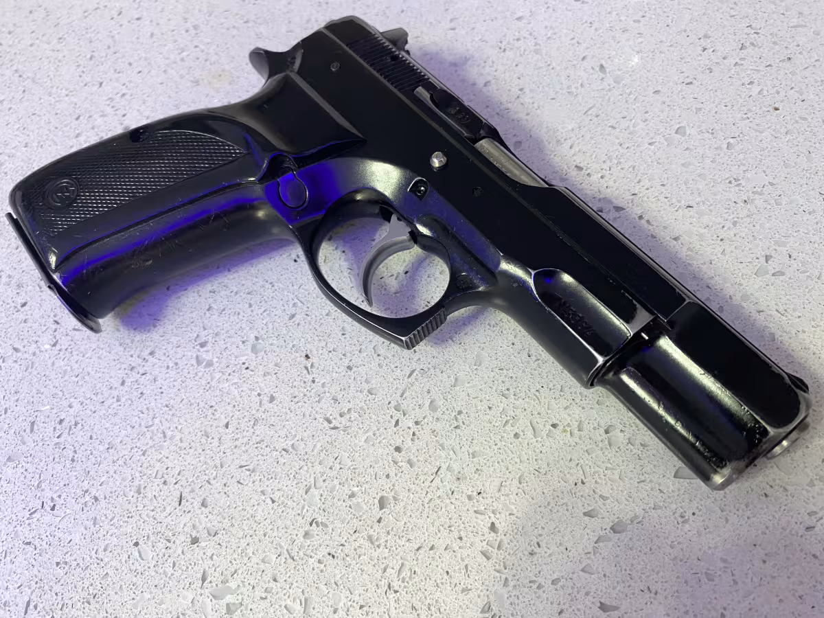 Polis emeklisinden CZ 75 B