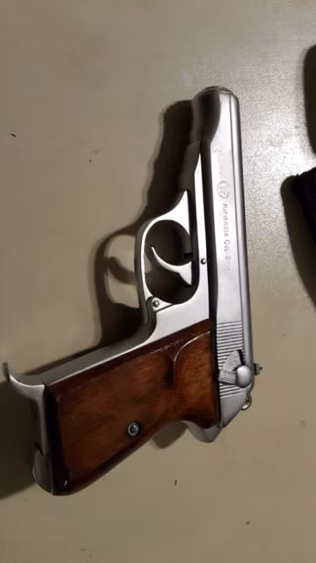 Emekli polisten satılık 9 mm krom kaplı kirıkkale tabanca