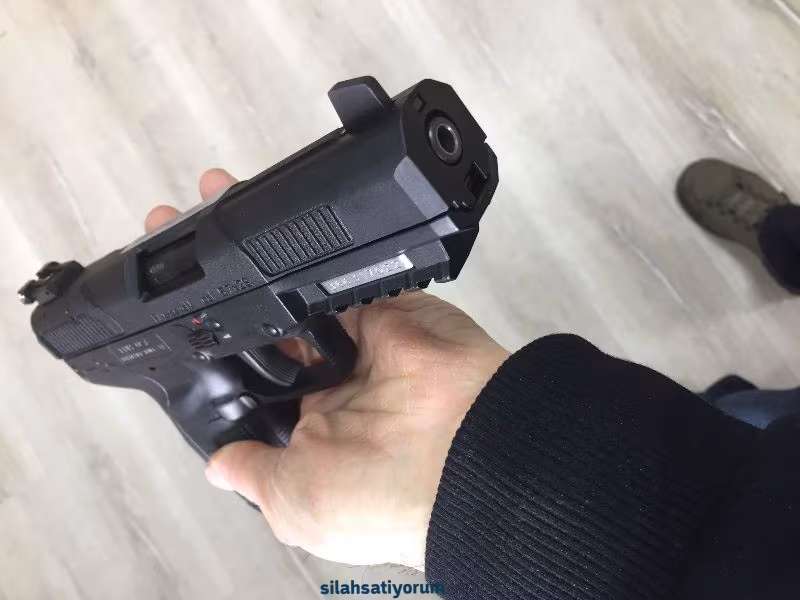 FN 5.7 FİVE SEVEN SIFIR KUTUSUNDA 200 ADET MERMİSİ İLE BİRLİKTE YURTDIŞINDAN YENİ GELDİ.