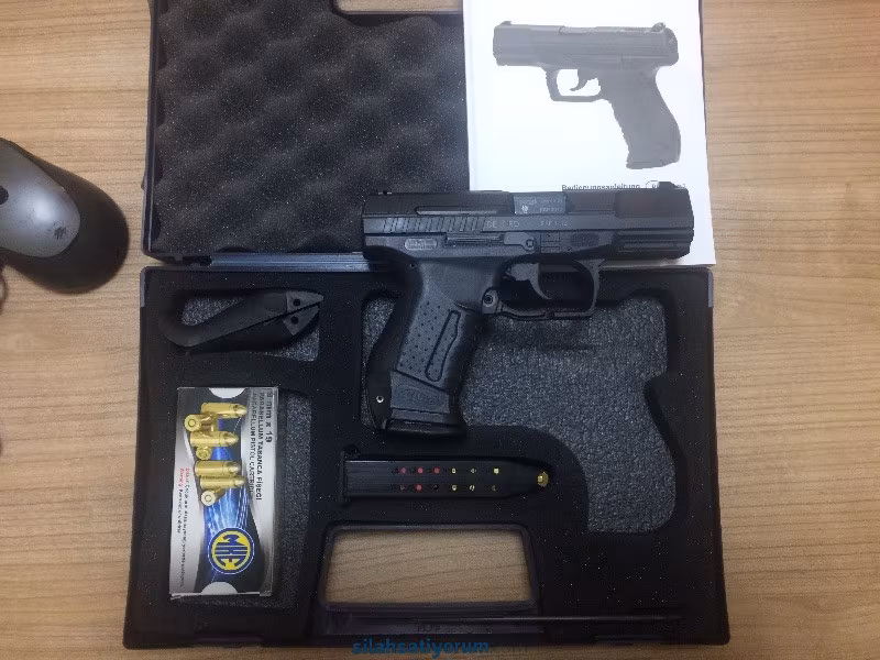 Kutusunda yedek şarjörü mevcut kaçırılmayacak bir tabanca..