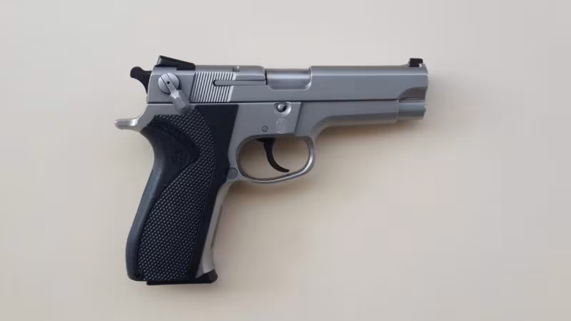 ATA YADİGARI, ÇOK TEMİZ SMİTH WESSON 5906