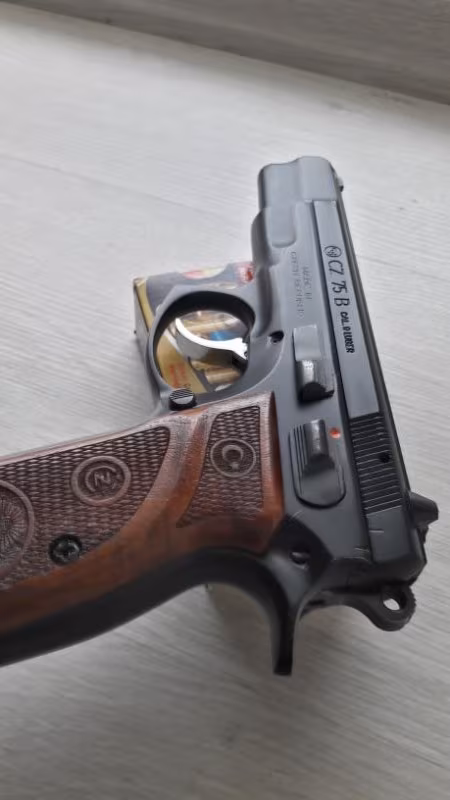 Acil satılık orjinal CZ 75 B