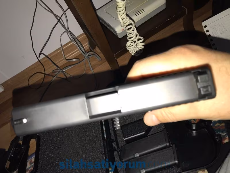 Kutusunda Glock 19  anahtarlı