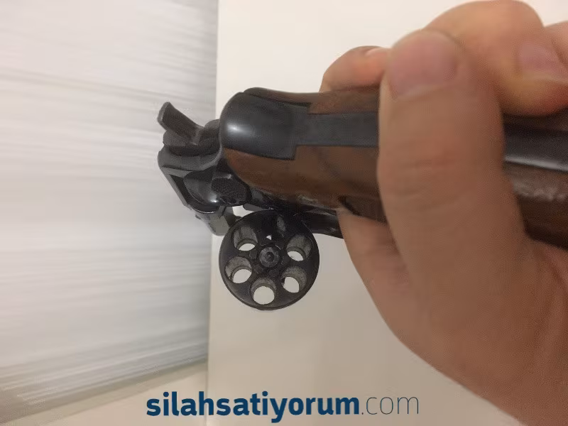 Memurdan çok temiz smith wesson acil satılık